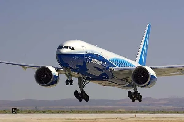 Moskvadan qalxan təyyarənin mühərriki partladı