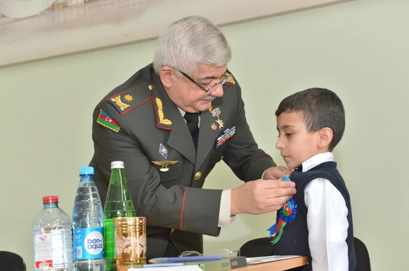 Milli Qəhrəman Müdafiə Nazirliyini məhkəməyə verdi