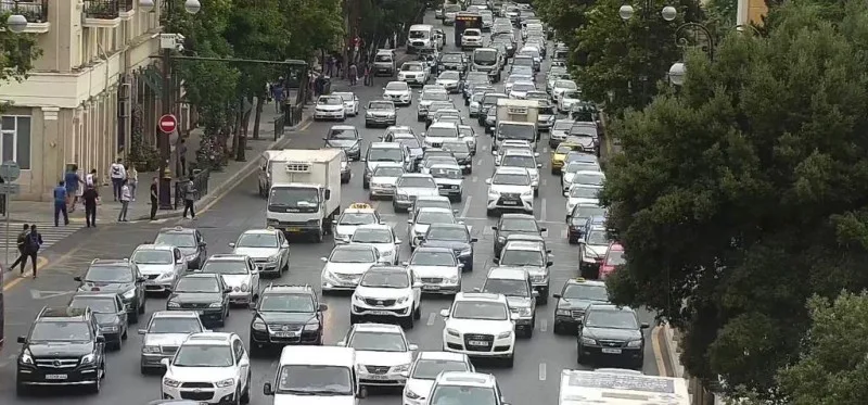 Bakının tıxaclı yolları - SİYAHI