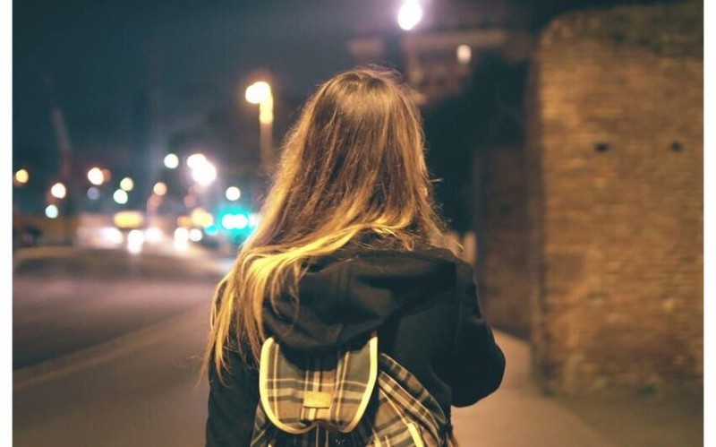 Bakıda 16 yaşlı qız itkin DÜŞDÜ