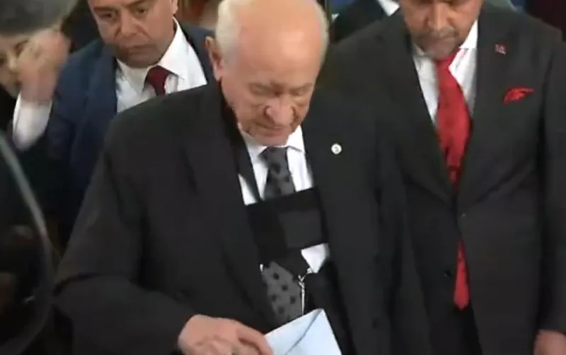 Dövlət Baxçalı seçimini etdi