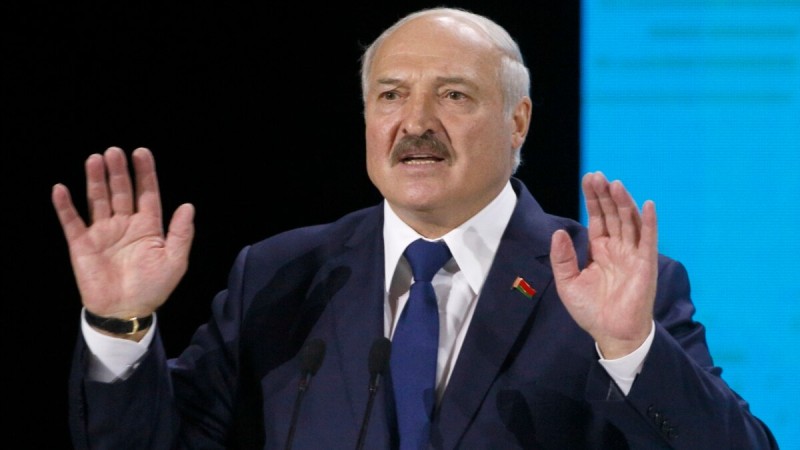 Lukaşenko demokratiyaya zərbə vurur - Aİ