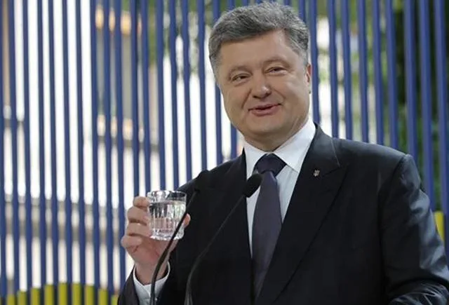 Poroşenko prezidentlik uğrunda yarışacaq