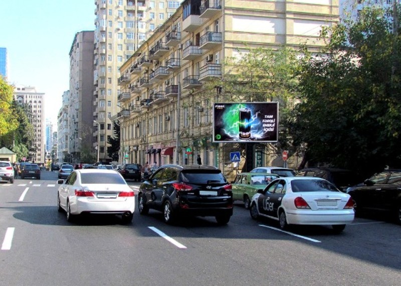 Bayram günlərində bəzi küçələrdə avtomobillərin hərəkəti məhdudlaşdırılacaq
