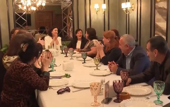 Xankəndi məktəbinin məzunları 41 il sonra bir arada - VİDEO