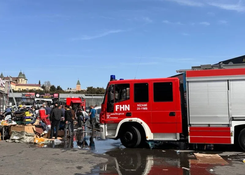 "Maşın bazarı"nda 4 mağaza yanıb - YENİLƏNİB