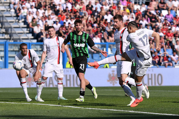 “Milan” “Sassuolo” oyununda altı qol vurulub