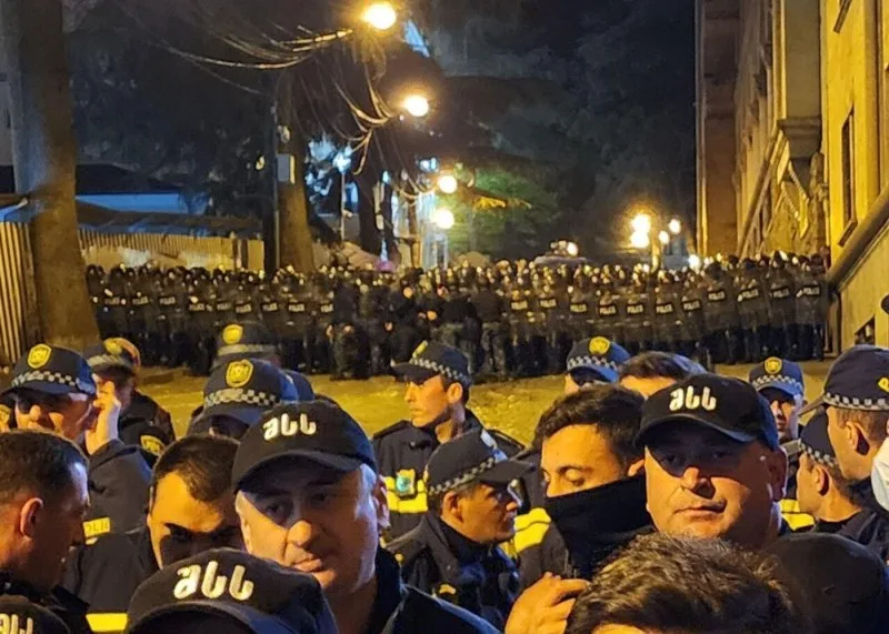 Gürcüstanda polis 14 nəfəri saxladı