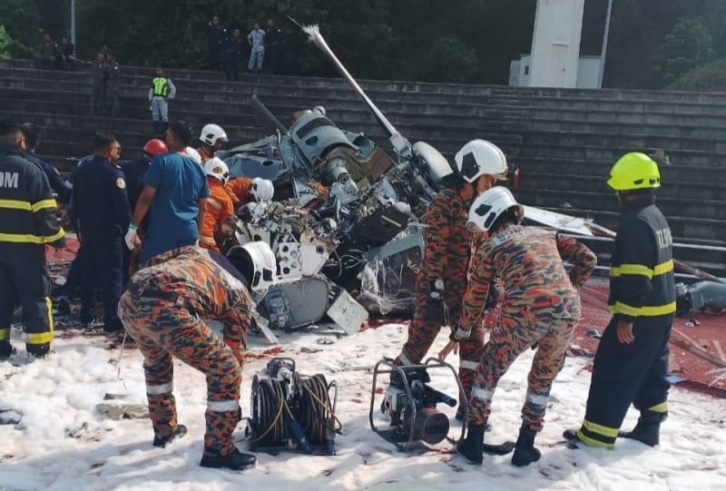 Malayziyada helikopterlər toqquşdu: 10 ölü - VİDEO