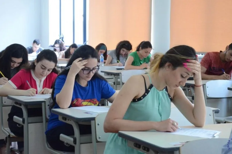 Qəbul imtahanları üçün ən çox bu qrupa sənəd verilib