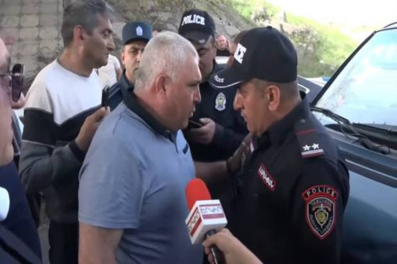 Ermənistanda etirazçılar İrəvan-Sevan yolunu bağladı - VİDEO