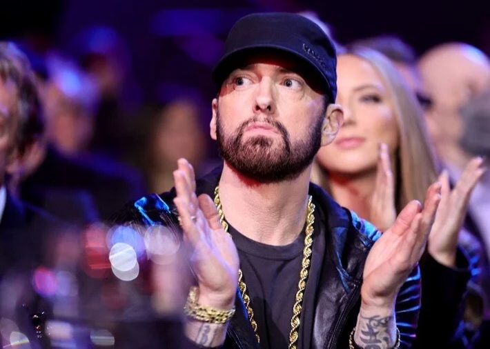 Eminem pərəstişkarlarına şad xəbər