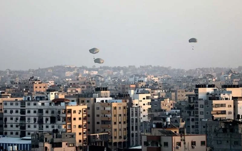 BƏƏ Qəzza zolağına 400 ton humanitar yardım çatdırıb
