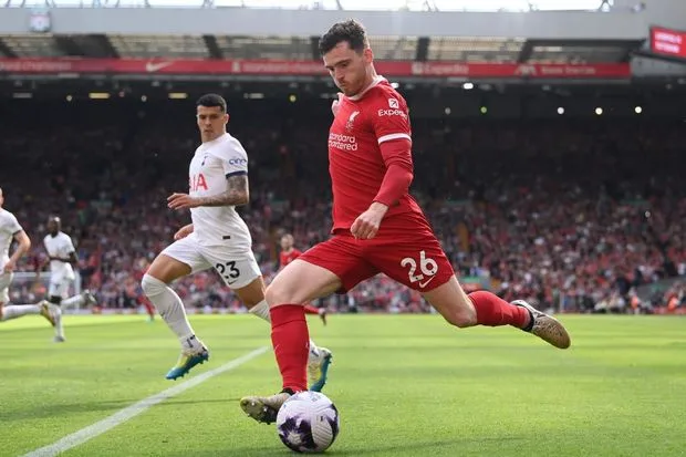 “Liverpul” “Tottenhem”i böyük hesabla məğlub etdi