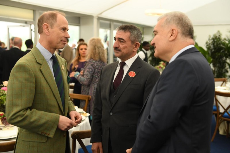 Elçin Quliyev III Çarlzla bir arada - FOTOLAR
