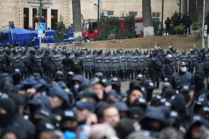 Tbilisidə etirazçılarla polis arasında qarşıdurma: Saxlanılanlar var