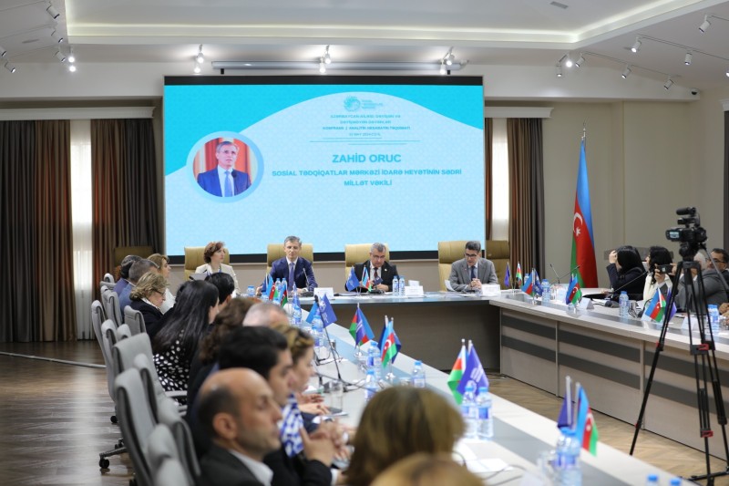  Azərbaycan ailəsi: dəyişən və dəyişməyən dəyərlər mövzusunda konfrans keçirildi
