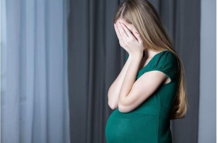 Yeniyetmələrdə hamiləlik zamanı fəsadların baş vermə riski arta bilər