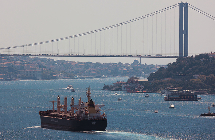 İstanbul boğazlarında gəmilərin hərəkəti DAYANDIRILDI