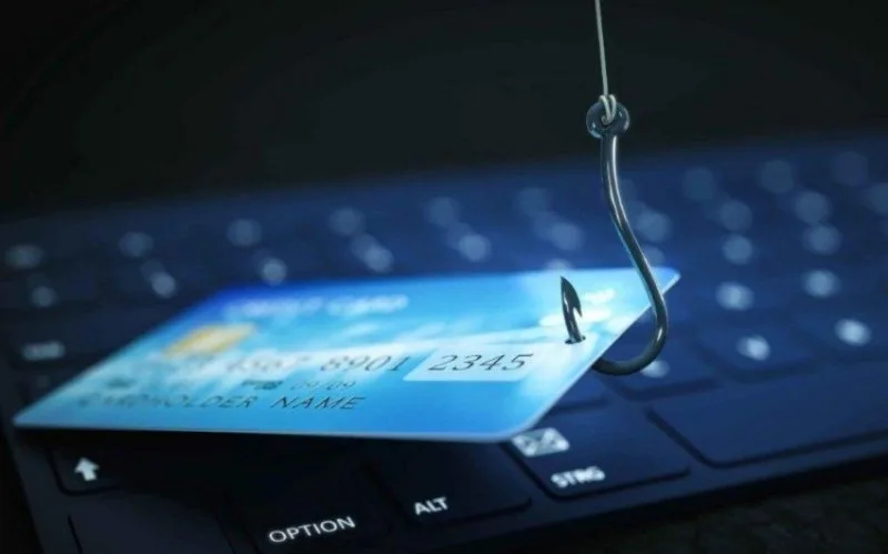 Bir gündə bank kartlarından 18 min manat oğurlanıb