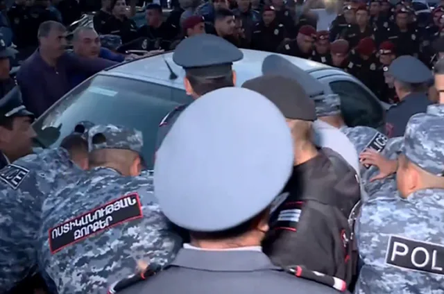 Qarabağdan gedən etirazçı ermənilərə XƏBƏRDARLIQ: Güzəştlərdən...