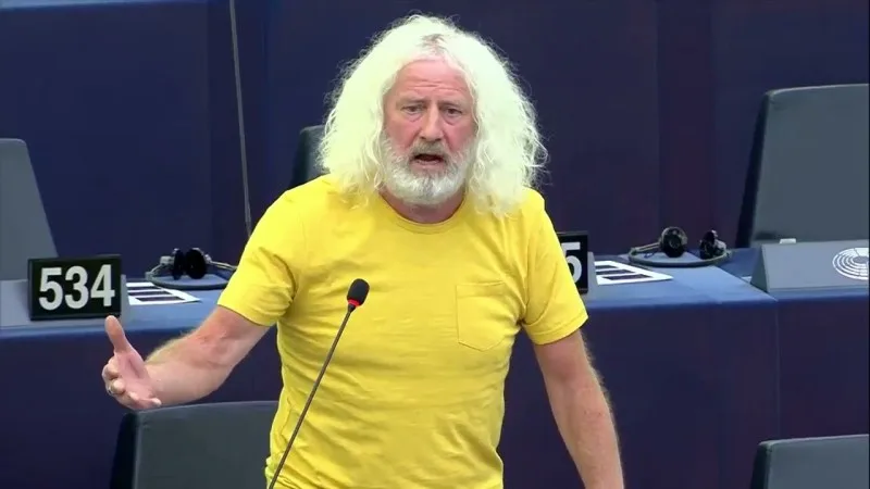 İrlandiyalı deputat: "Sadə ukraynalının ölməsi Qərbi maraqlandırmır"