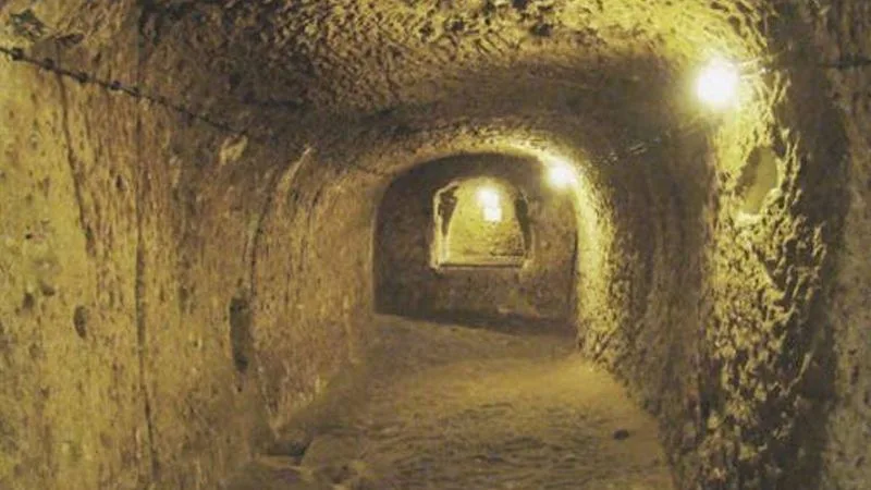 İstanbulda tapılan qədim gizli tunellərin görüntüləri yayıldı - VİDEO