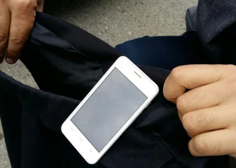 İmtahanda 4 nəfərdə mobil telefon AŞKARLANDI