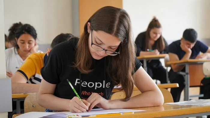 Bu gün 36 min abituriyent imtahan VERİB - YENİLƏNİB
