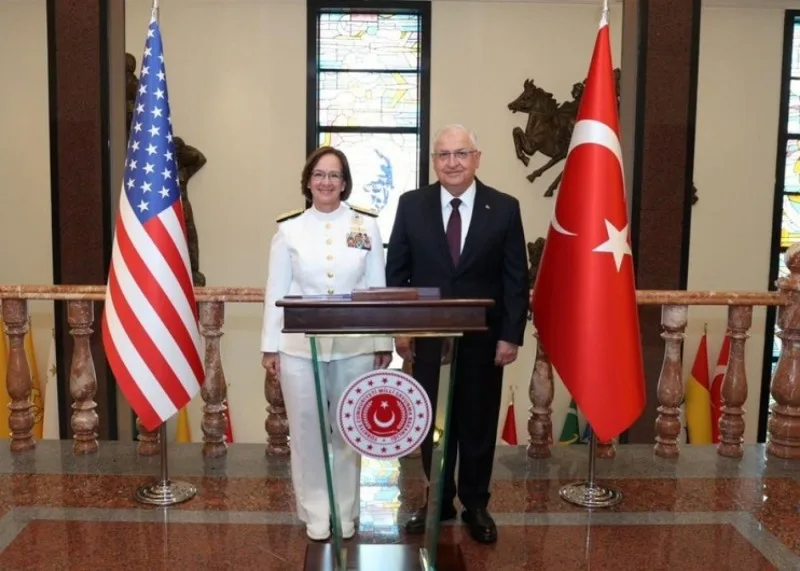 Gülər amerikalı komandanla görüşdü