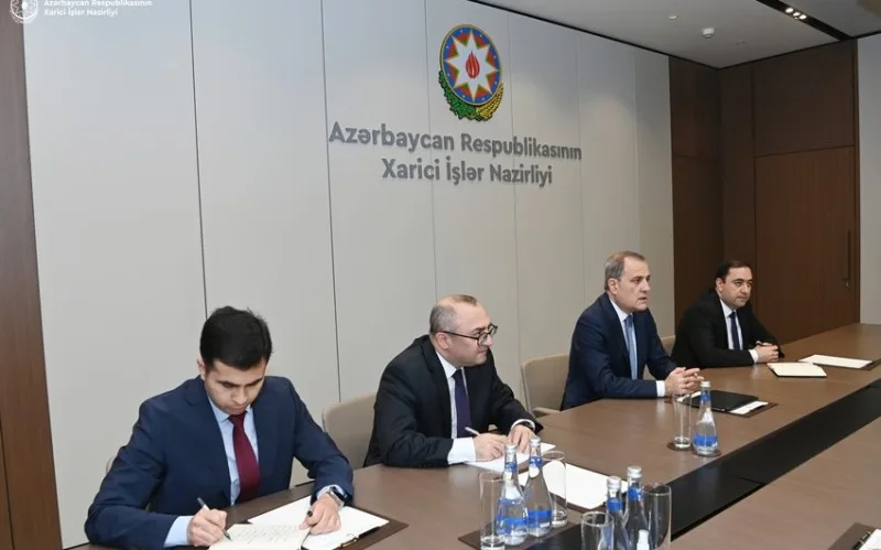 Ceyhun Bayramov Lui Bononu Ermənistanla sülh danışıqları barədə məlumatlandırıb