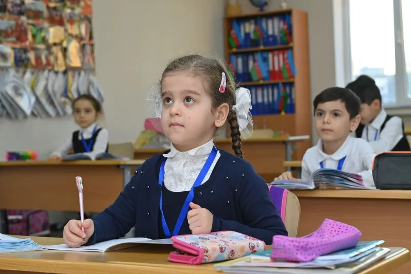 109 minə yaxın uşaq birinci siniflərə qeydiyyatdan keçib