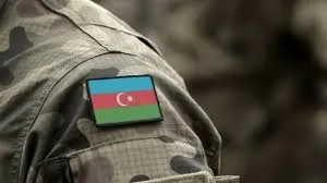 4 hərbçi paraşütdən tullanma təlimlərini başa vurdu