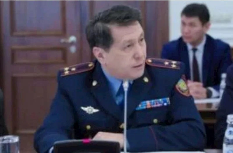 Məşhur general özünü güllələdi