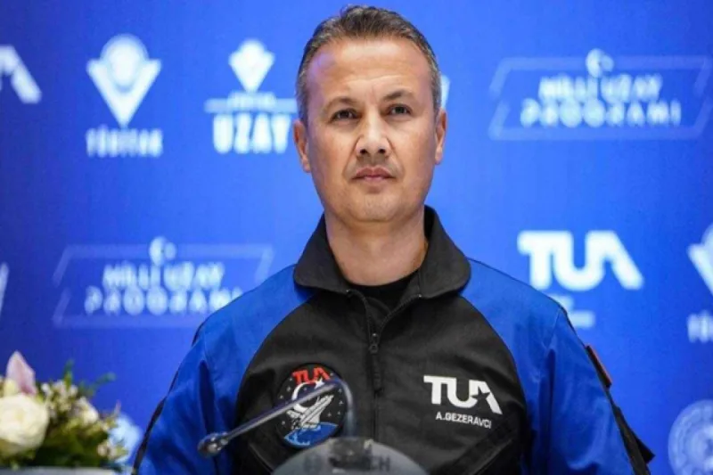 Türkiyənin ilk astronavtı Alper Gezeravci Azərbaycana gəlib