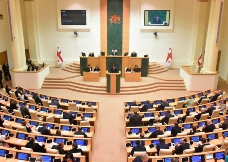 Gürcüstan parlamenti sarı təhlükəsizlik səviyyəsinə keçdi