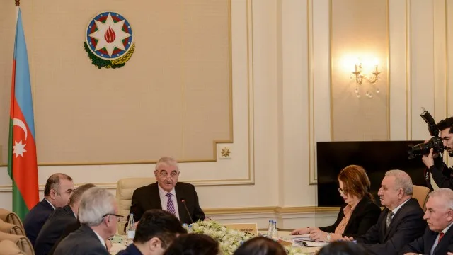 Növbədənkənar parlament seçkiləri ilə bağlı MSK-nın iclası keçirilib - YENİLƏNİB