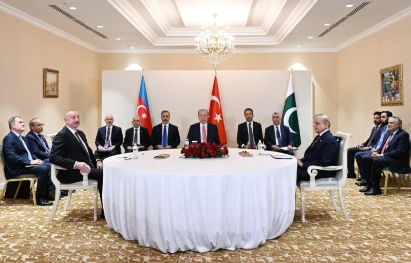 İlham Əliyev, Ərdoğan və Şahbaz Şərifin görüşü oldu - YENİLƏNİB + FOTOLAR