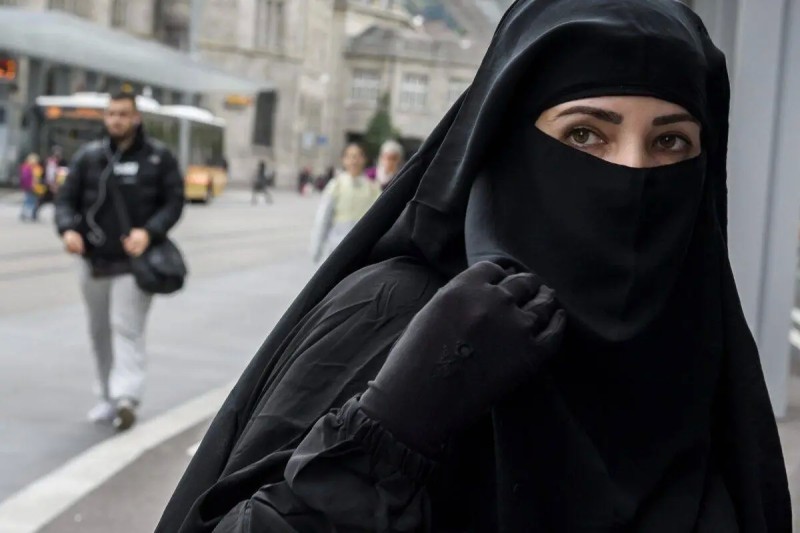 Bu respublikada niqab taxmaq qadağan edildi