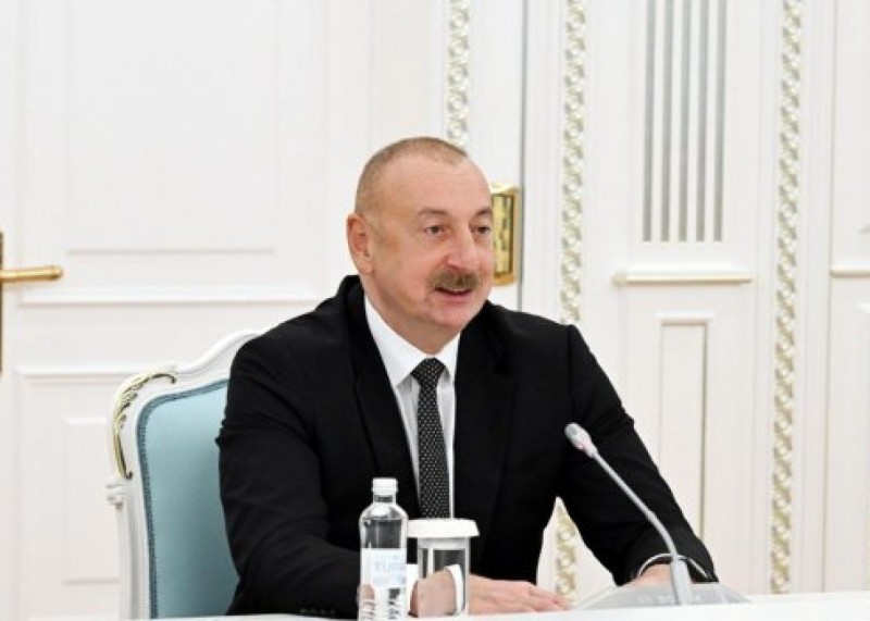 Prezident Astanada qeyri-rəsmi şam yeməyinə qatılıb