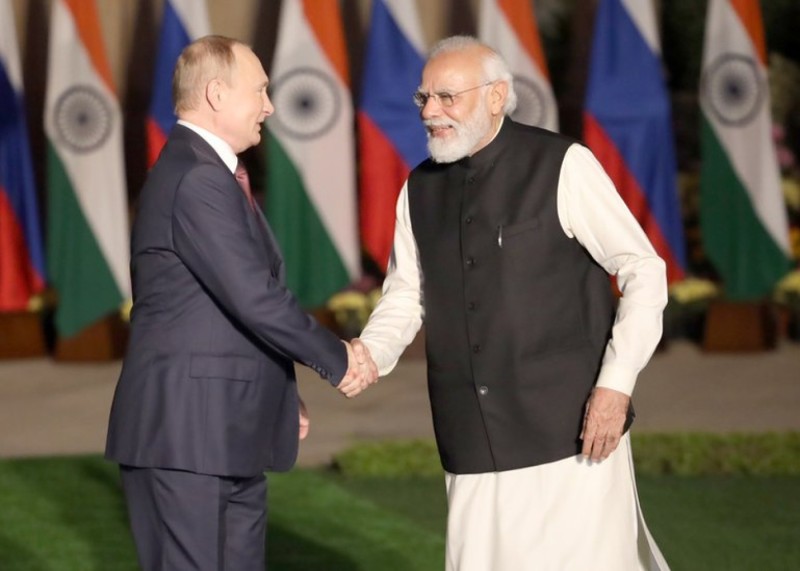 Putin-Modi görüşü başlayıb