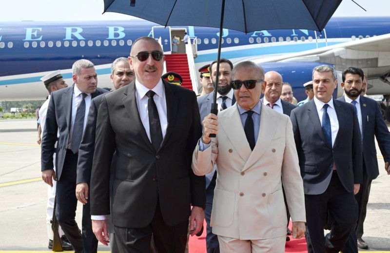 İlham Əliyev Pakistana GETDİ - FOTOLAR