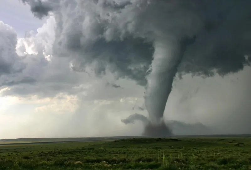 Qeyri-adi tornado hadisələri baş verir