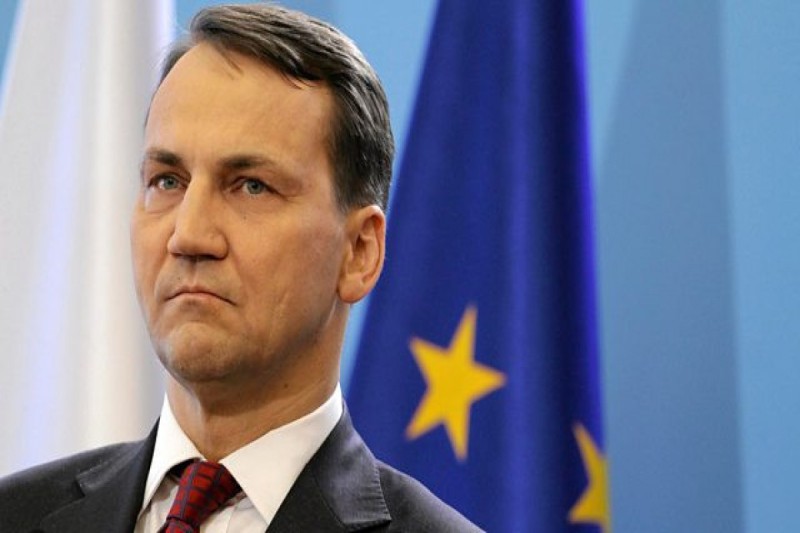 Sikorski: Polşa Rusiya raketlərinin vurulmasını nəzərdən keçirir