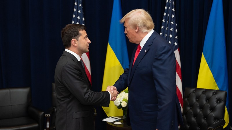 Tramp Zelenskiyə zəng edib