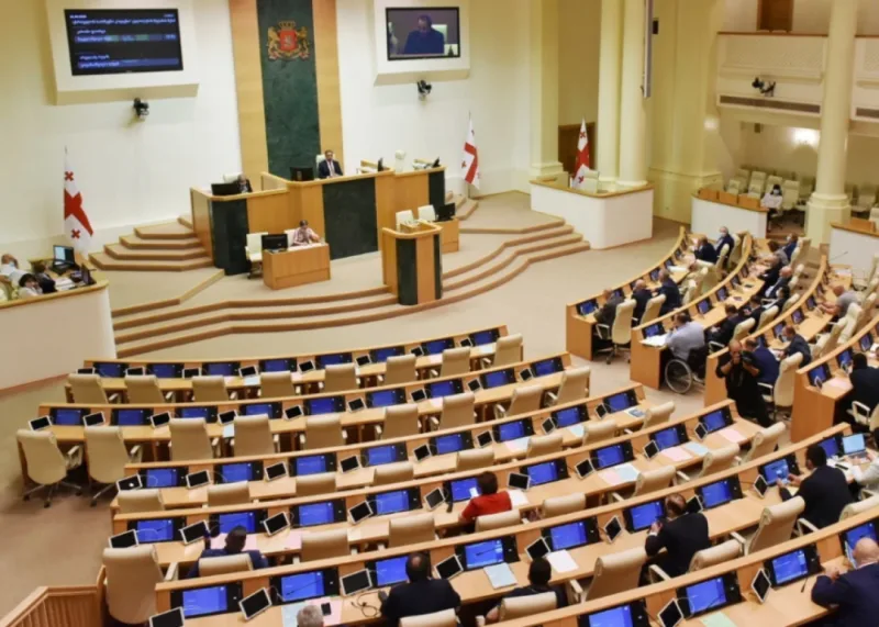 Gürcüstanda məhkumların 10 faizi azadlığa buraxılacaq