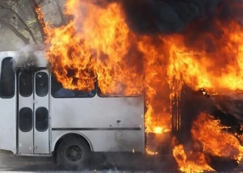 Bakıda avtobus yandı