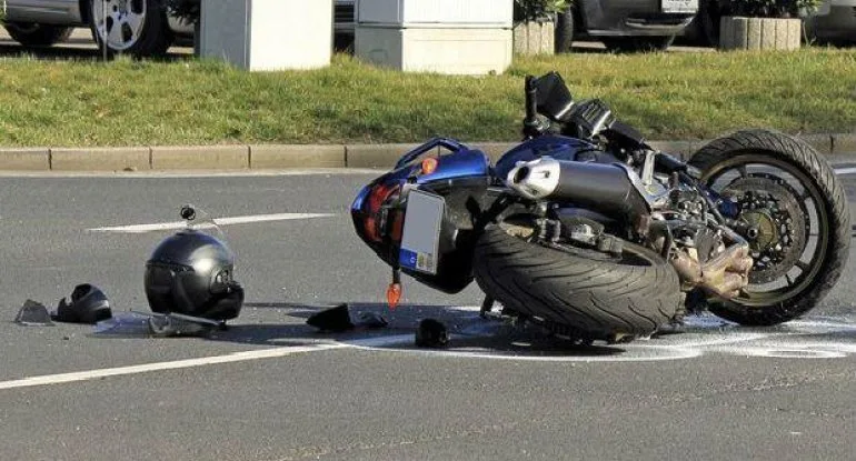 Bakıda motoqəza - motosikletçi xəsarət aldı