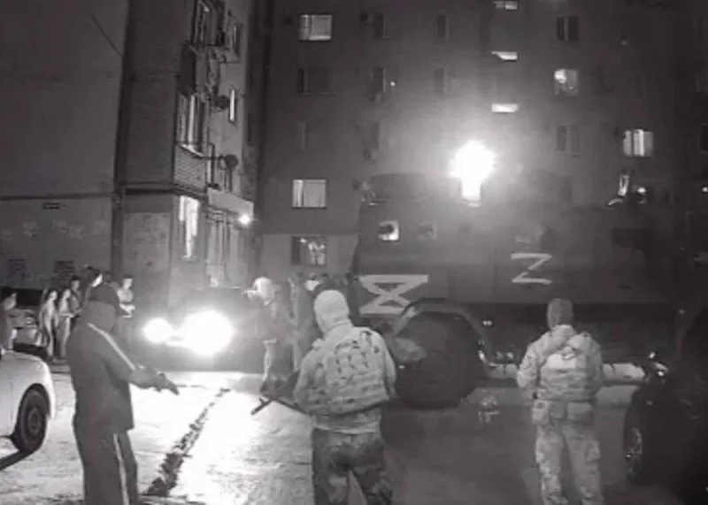 Dağıstanda yaşayış binasını partlatmaqla hədələyənlər saxlanıldı - VİDEO + YENİLƏNİB