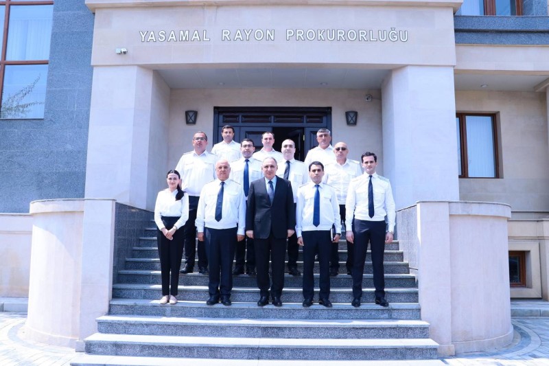 Baş Prokuror Yasamalda vətəndaşları qəbul edib